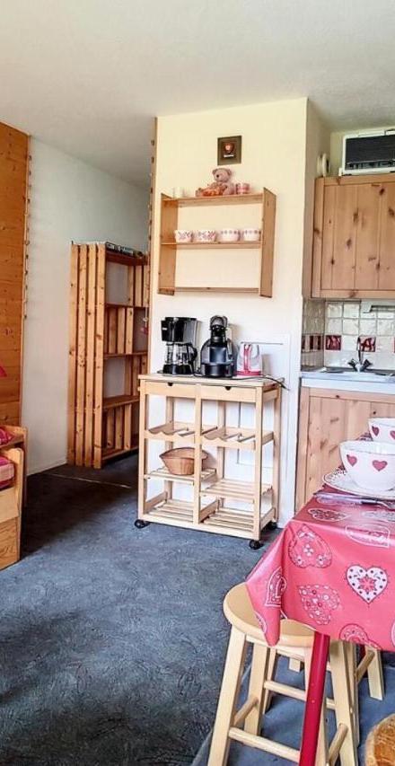 Studio – Residence Asters A2 - Studio Cabine Agreable · Proche Des Pistes · Balcon · Parking Exterieur Mae-1364