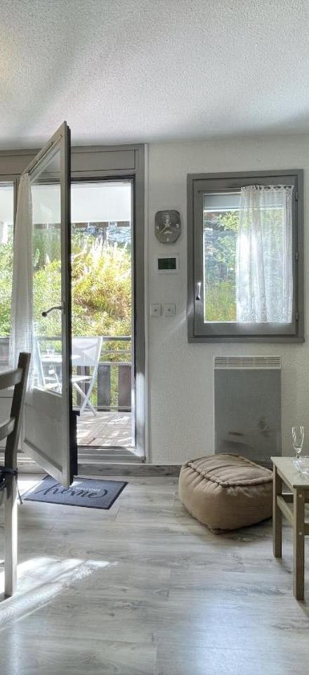 Studio with Balcony (1 single bed and 1 bunk bed and 1 sofa bed) – Gt219 Studio Et Coin Nuit 3 Vallees