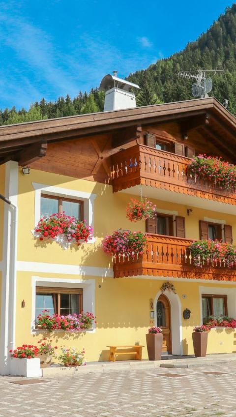Apartaments Cesa Crepa Neigra-Fam. Planchensteiner – Canazei
