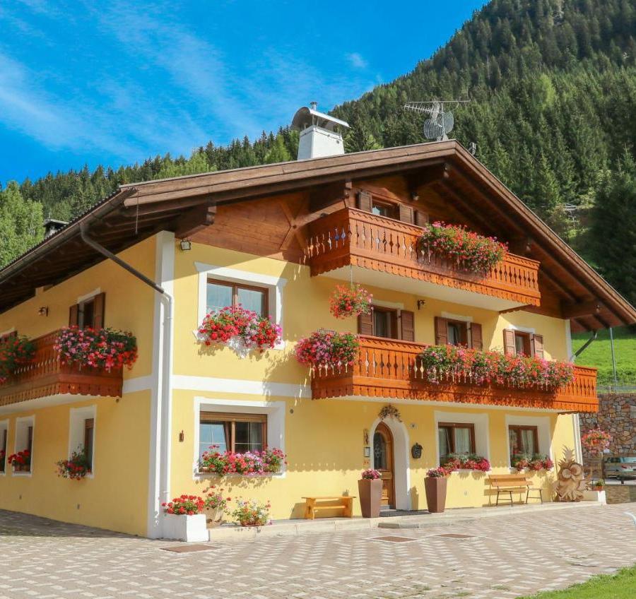 Apartaments Cesa Crepa Neigra-Fam. Planchensteiner