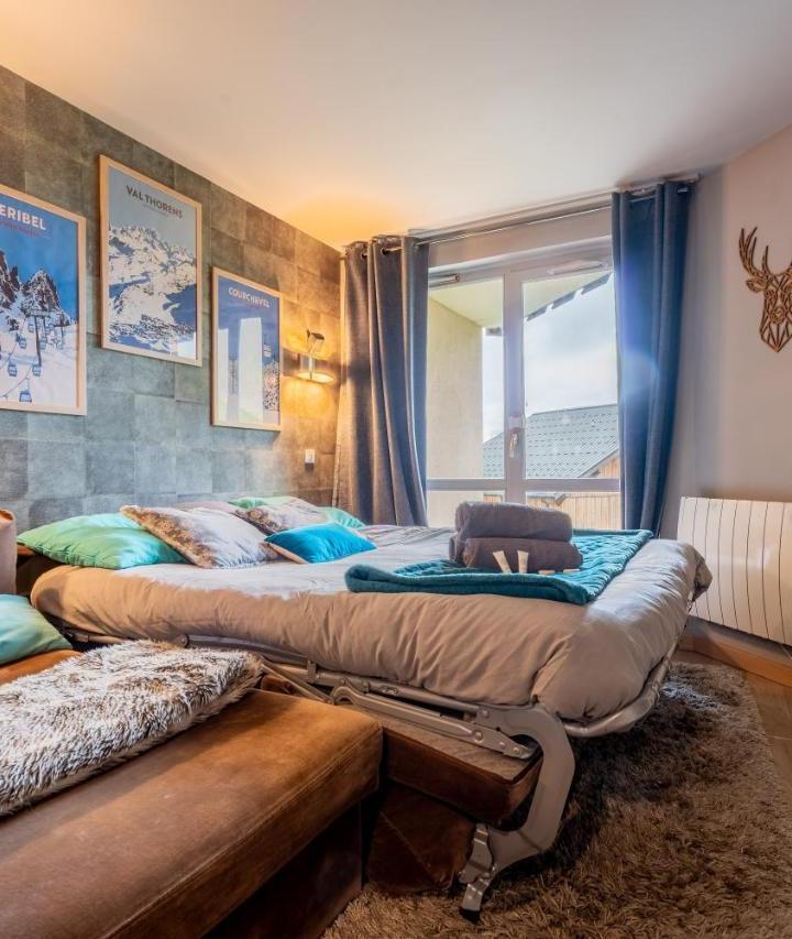 Apartment (2 single beds) - Free WiFi – Slope Front Ski-In Out Escape Spacious Apartment- in the Center of Val Thorens
