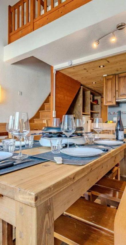 Duplex Apartment (1 double bed, Bedroom#1: 3 single beds) - Free WiFi – Cozy Duplex with Balcony, Parking & Mountain View - Residence Le Silveralp