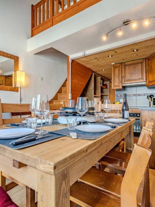 Cozy Duplex with Balcony, Parking & Mountain View - Residence Le Silveralp