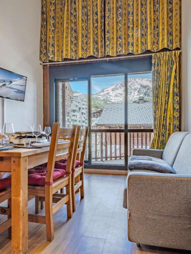 Cozy Duplex with Balcony, Parking & Mountain View - Residence Le Silveralp – bild 2