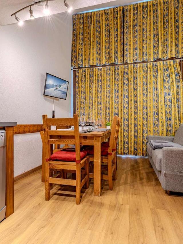 Cozy Duplex with Balcony, Parking & Mountain View - Residence Le Silveralp – bild 4