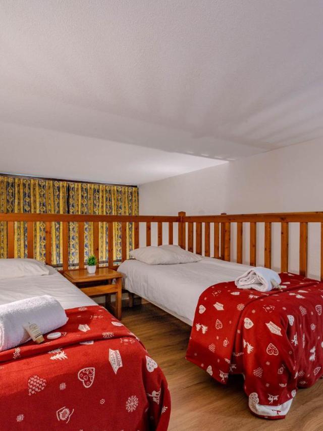 Cozy Duplex with Balcony, Parking & Mountain View - Residence Le Silveralp – bild 6