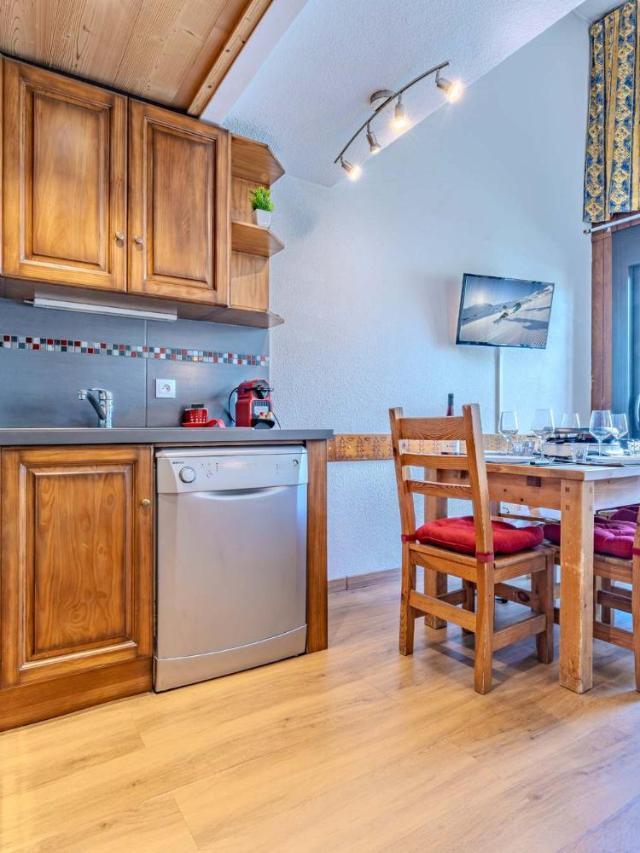 Cozy Duplex with Balcony, Parking & Mountain View - Residence Le Silveralp – bild 10