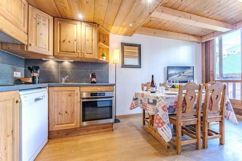 Cozy Mountain Apartment - Ski-In Ski-Out Access, Balcony & Parking - Residence Le Silveralp