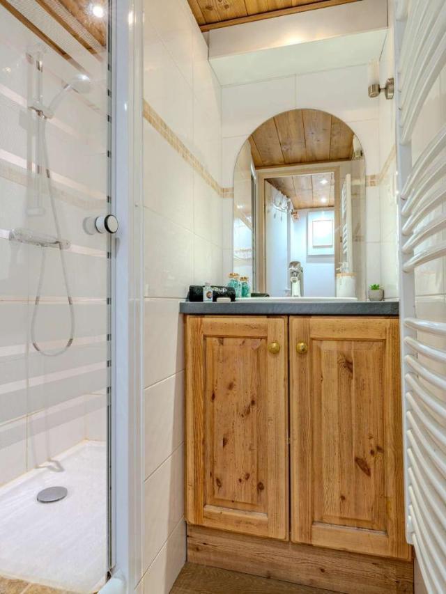 Cozy Mountain Apartment - Ski-In Ski-Out Access, Balcony & Parking - Residence Le Silveralp – bild 7