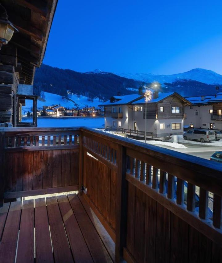 One-Bedroom Apartment with Balcony and Mountain View   (2 single beds) – Chalet Lago