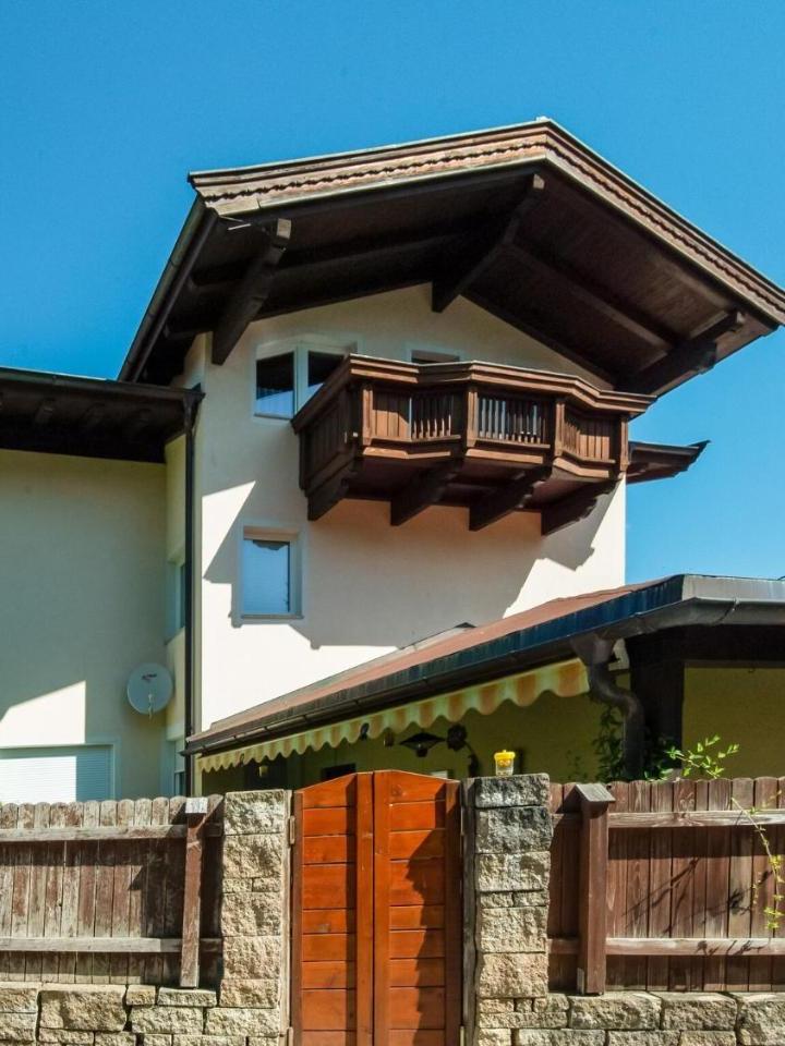 Two-Bedroom Apartment (1 sofa bed) - Free WiFi – Apartment Near Gondola in Tyrol