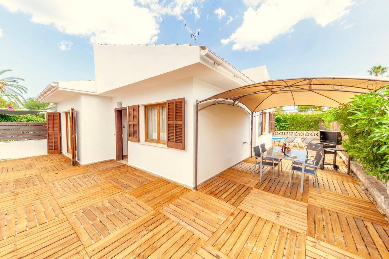 Beach Villa Ribot II by Sealand Villas, Alcúdia
