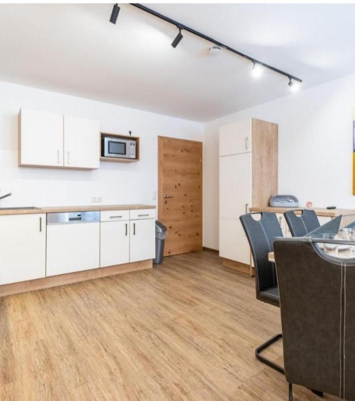 Two-Bedroom Apartment (1 large bed) - Free WiFi – Rupertihof