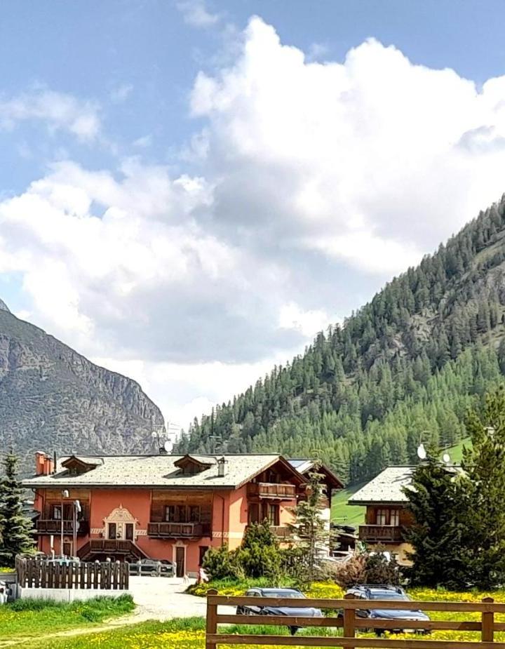 Two-Bedroom Apartment (1 large bed) - Free WiFi – Appartamento Joemy