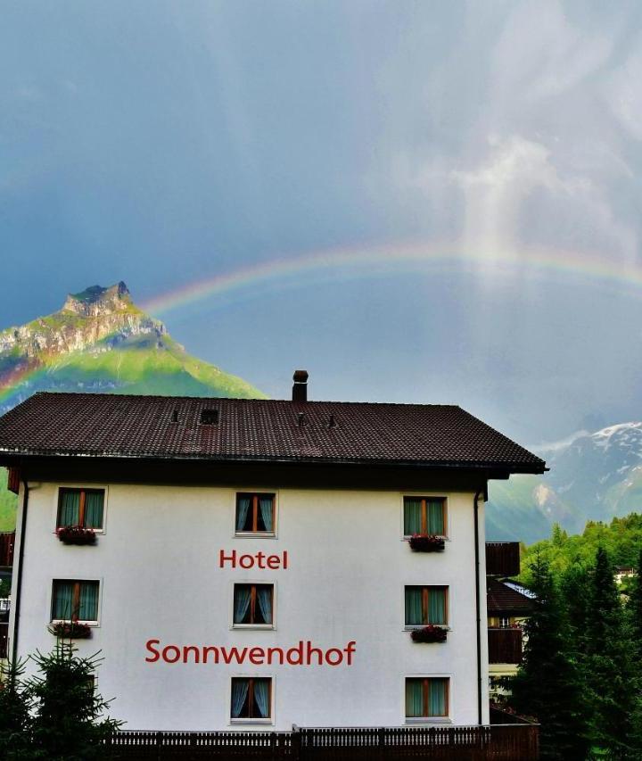 Superior Double Room with Balcony (2 single beds and 1 sofa bed) - Free WiFi – Hotel Sonnwendhof Engelberg