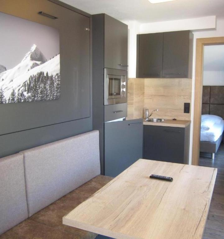 Two-Bedroom Apartment (1 large bed) - Free WiFi – Pension Kohlbrundl