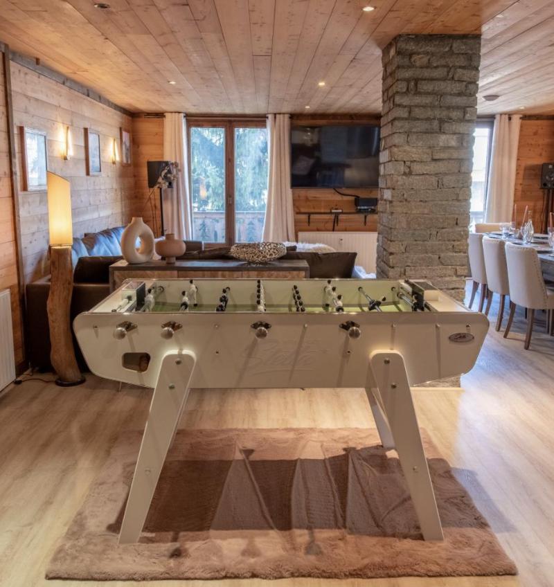 Chalet Magique - Luxury Catered Chalet - 4 En-Suite Bedrooms - Sauna - Private Home Cinema - Ideal Location in Center of Alpe D'huez - 10 People