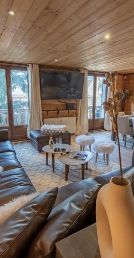 Chalet Magique - Luxury Catered Chalet - 4 En-Suite Bedrooms - Sauna - Private Home Cinema - Ideal Location in Center of Alpe D'huez - 10 People – billede 3
