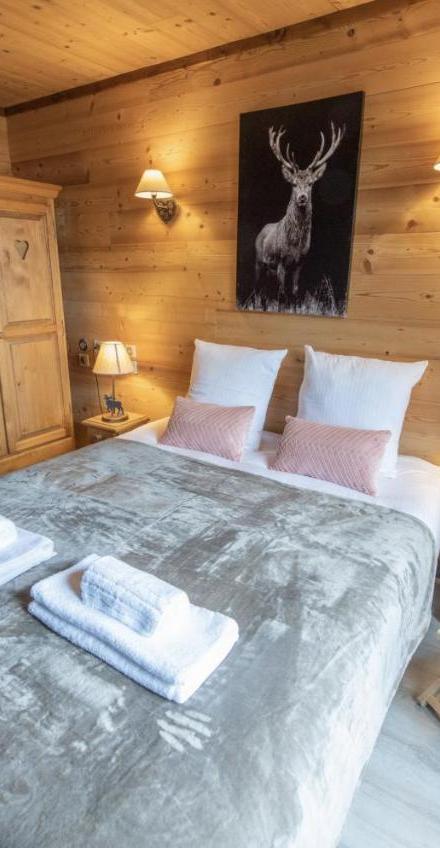 Chalet Magique - Luxury Catered Chalet - 4 En-Suite Bedrooms - Sauna - Private Home Cinema - Ideal Location in Center of Alpe D'huez - 10 People – billede 5