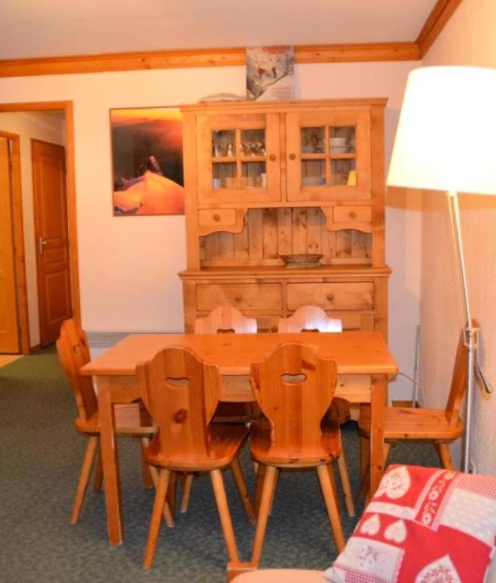 Apartment (1 single bed, Bedroom#1: 1 double bed, Bedroom#2: 1 single bed and 1 bunk bed) – Residence Valmont - Appartement 6 Personnes Avec Vue Sur la Montagne Mae-4164