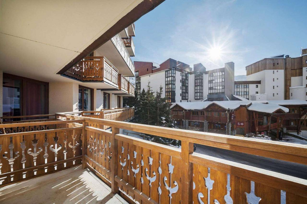Ski-In Ski-Out Val Thorens Fully Renovated Central with Panoramic Views, Val Thorens