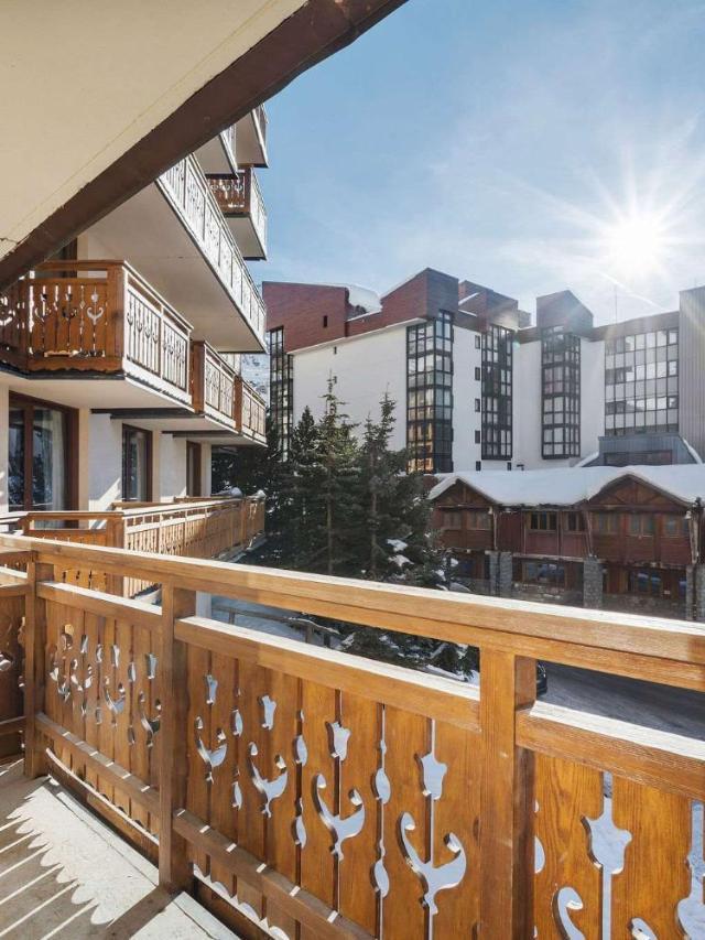 Ski-In Ski-Out Val Thorens Fully Renovated Central with Panoramic Views