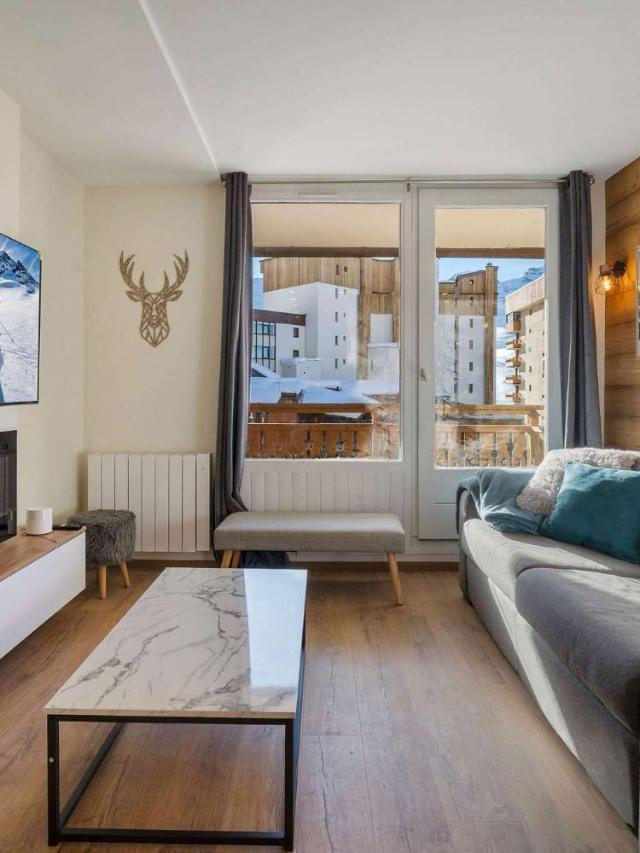 Ski-In Ski-Out Val Thorens Fully Renovated Central with Panoramic Views – bild 2