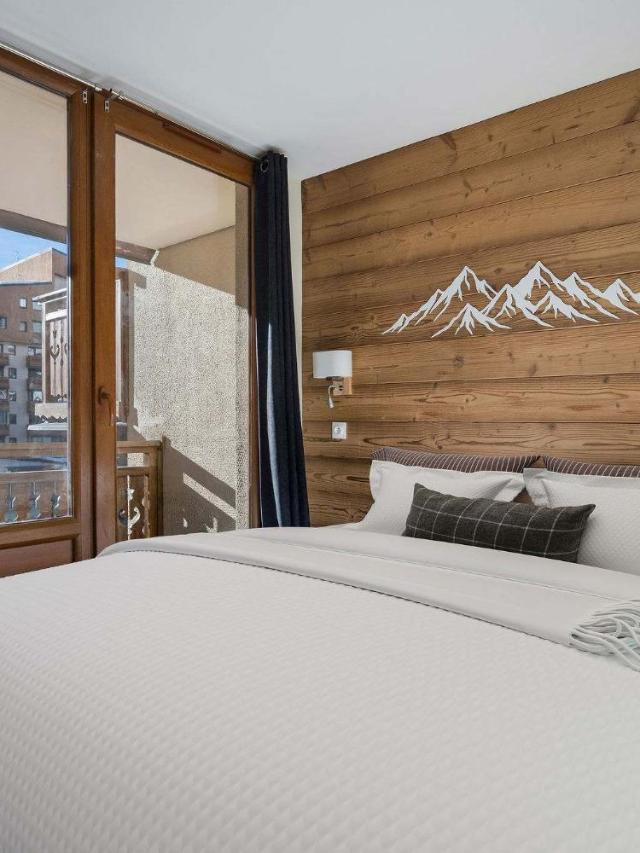 Ski-In Ski-Out Val Thorens Fully Renovated Central with Panoramic Views – bild 3