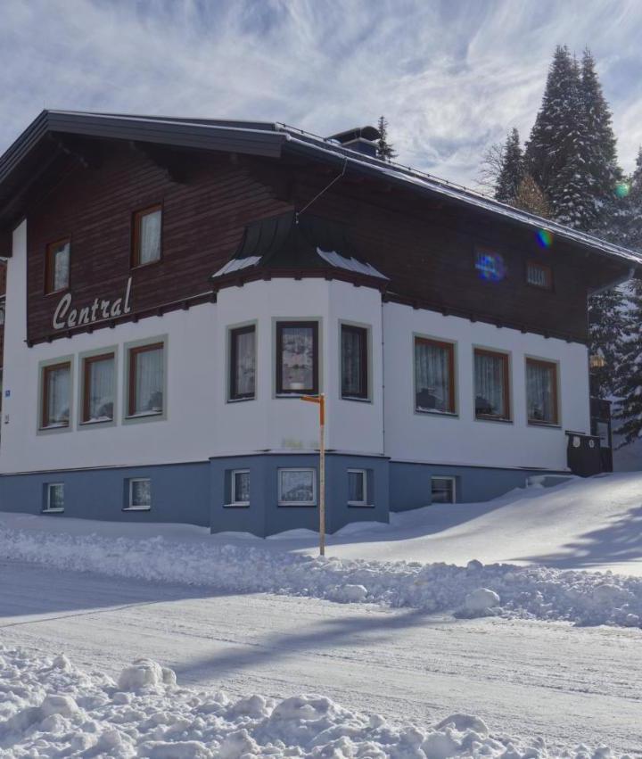 Double Room - Ground Floor (Bedroom#1: 1 large bed) - Free WiFi – Central B&B Obertauern