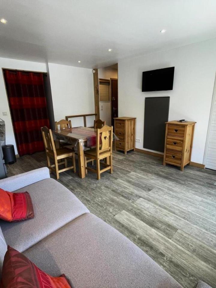 Studio – Residence Oisans - Studio Pour 4 Entierement Renove Ski Aux Pieds Au Coeur Des Menuires Mae-5514