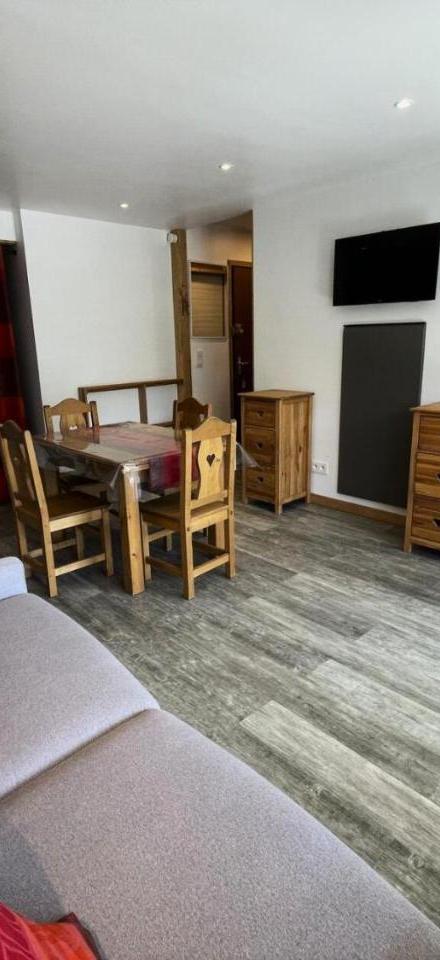 Studio – Residence Oisans - Studio Pour 4 Entierement Renove Ski Aux Pieds Au Coeur Des Menuires Mae-5514