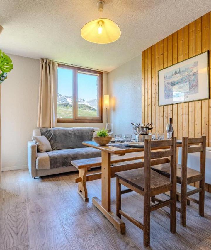 Apartment (1 sofa bed, Bedroom#1: 1 bunk bed, Bedroom#2: 1 bunk bed) - Free WiFi – Cosy Family Flat - Heart of Val Thorens, Balcony with Mountain Views - Residence Le Joker