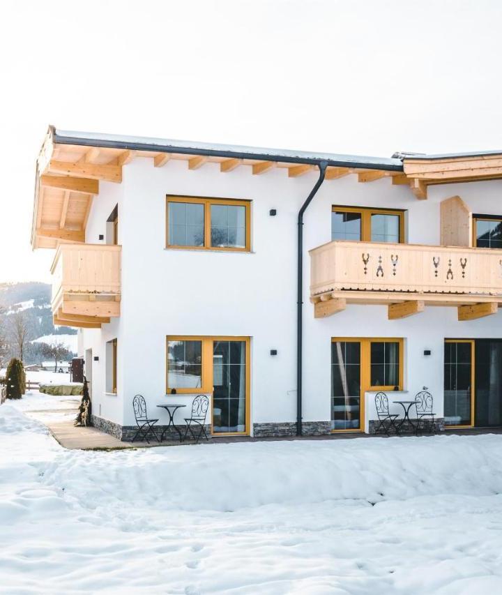 Two-Bedroom Apartment with Shower (2 large beds) - Free WiFi – Tiroli