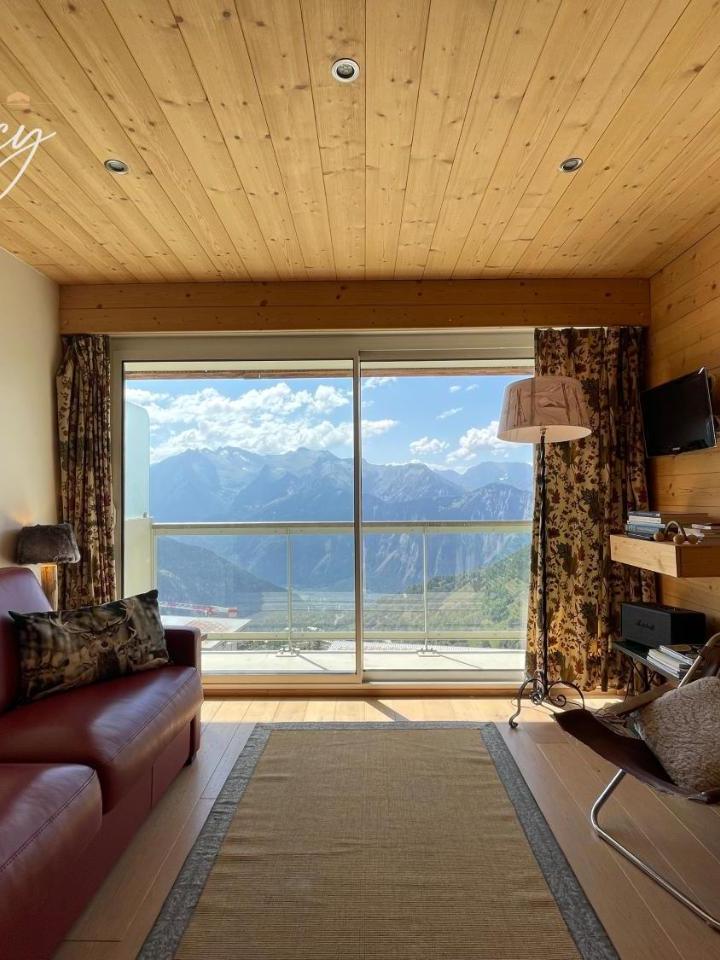 One-Bedroom Apartment with View (1 sofa bed) - Free WiFi – Homency Residence Signal B16