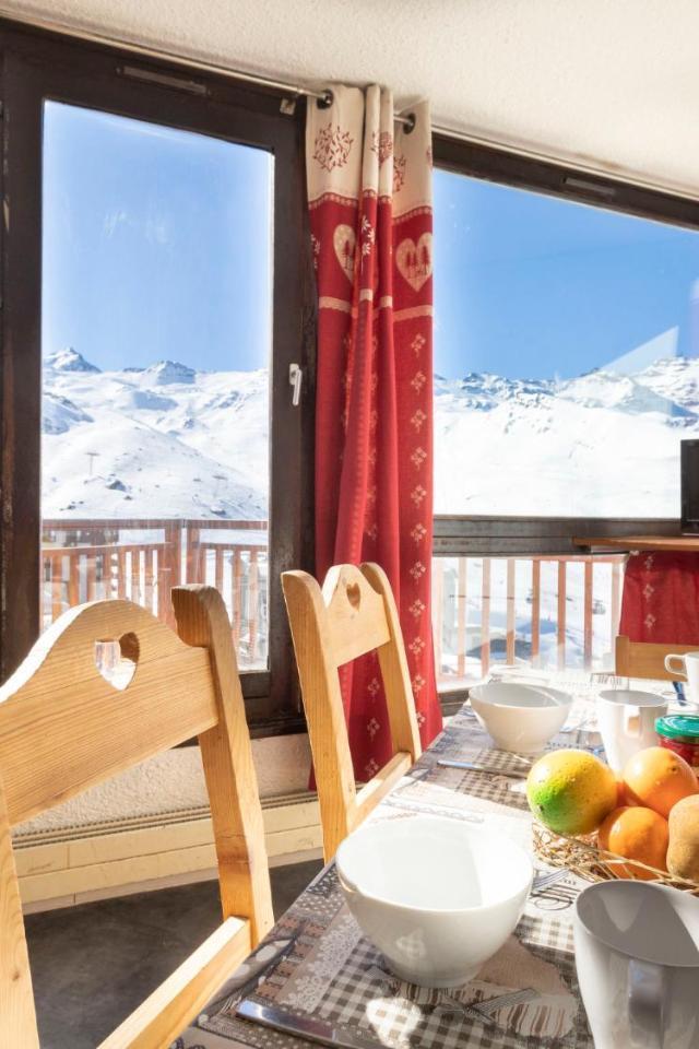 Apartment Trois Vallees 517 by Interhome