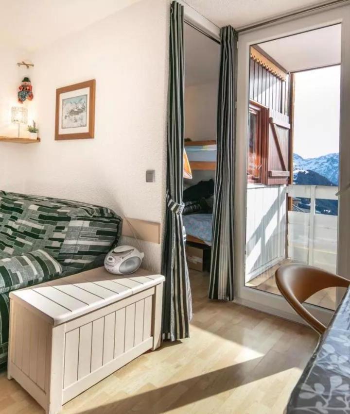 Two-Bedroom Deluxe Apartment with Balcony (1 bunk bed) – Sejour Grand Ski