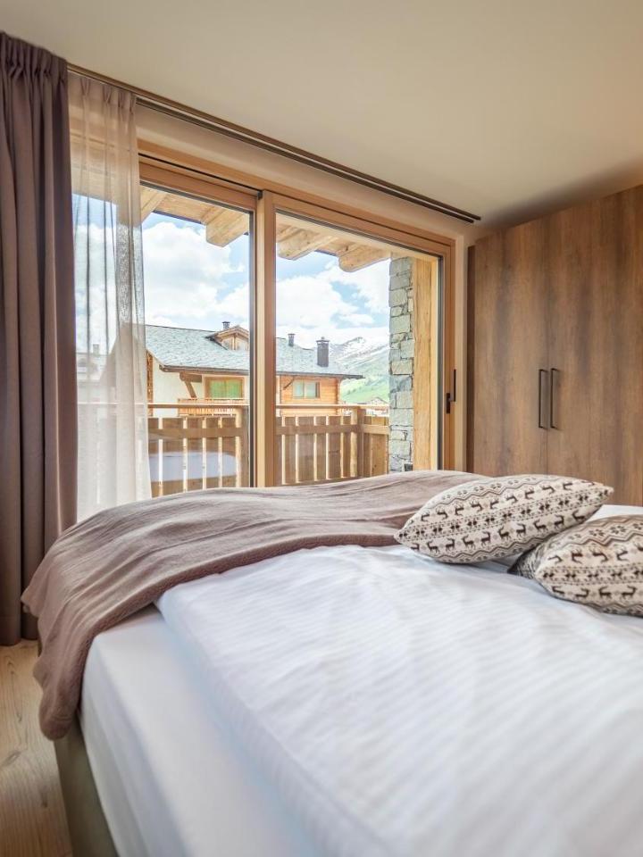Two-Bedroom Apartment (1 large bed) - Free WiFi – Deschana Lodge