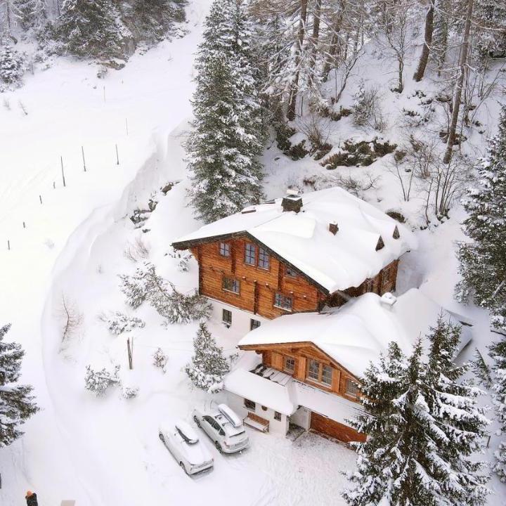 Apartment - Ground Floor (2 single beds and 1 large bed) - Free WiFi – Bergfuhrer Blockhaus Appartements