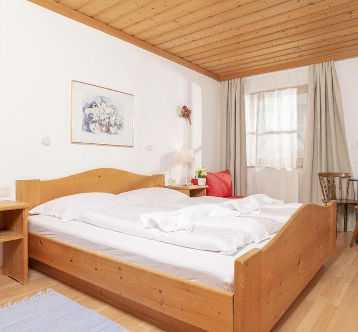 Apartment (Top 8) (1 Double Bed and 1 Double Sofa Bed) – Appartements Bernhofer