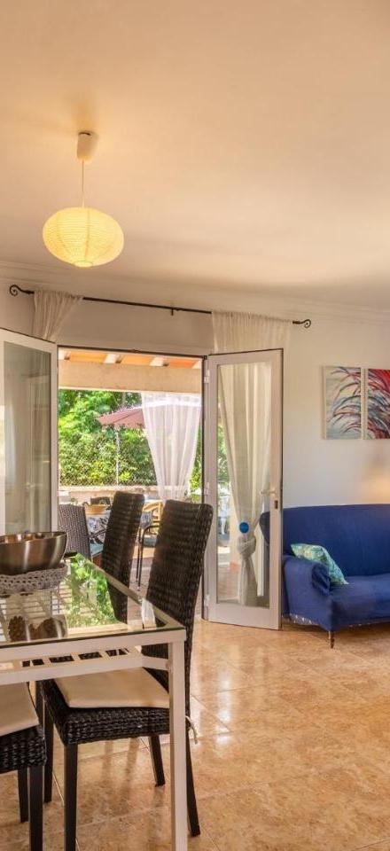 Can Content Villa with Pool & Garden – billede 5