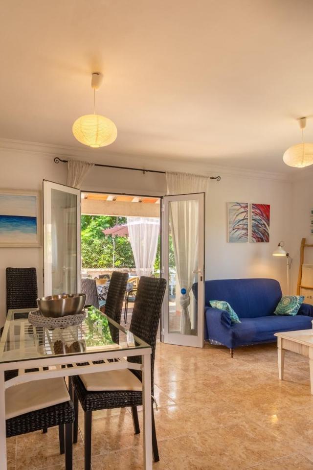 Can Content Villa with Pool & Garden – billede 5