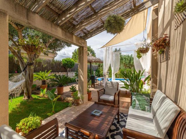 Can Content Villa with Pool & Garden – billede 6