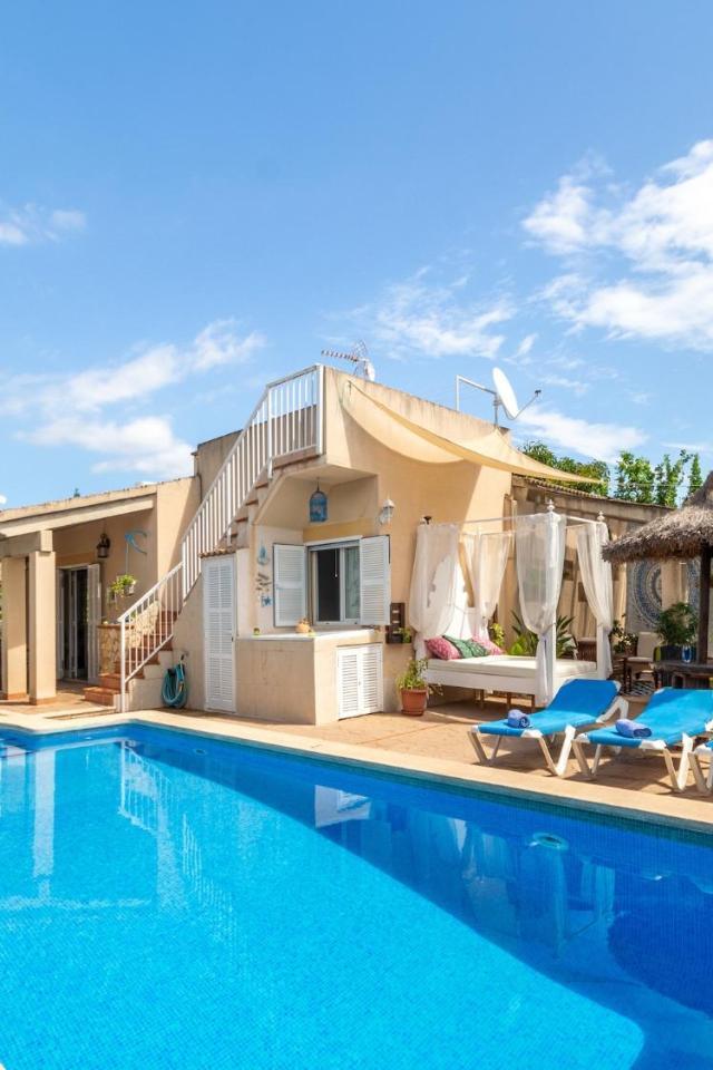 Can Content Villa with Pool & Garden – billede 8