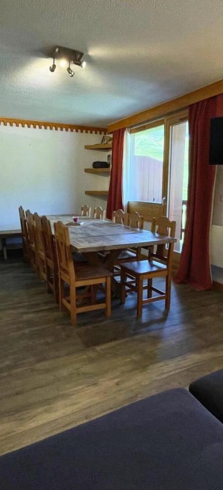 Apartment (Bedroom#1: 2 bunk beds, Bedroom#2: 2 bunk beds, Bedroom#3: 1 double bed, Bedroom#4: 1 double bed) – Residence Bosson - Magnifique Appartement 12 Personnes Ski Aux Pieds Mae-3764