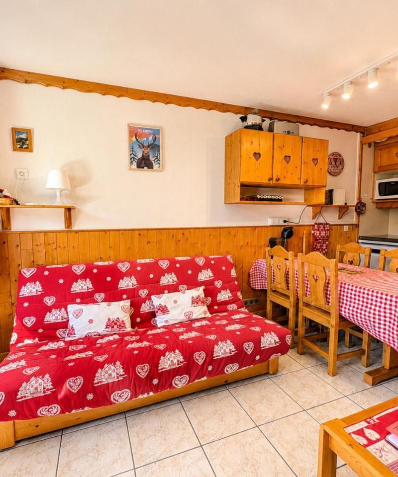 Grand Studio Pour 4, Les Menuires, Aux Pieds Des Pistes - Fr-1-452-397