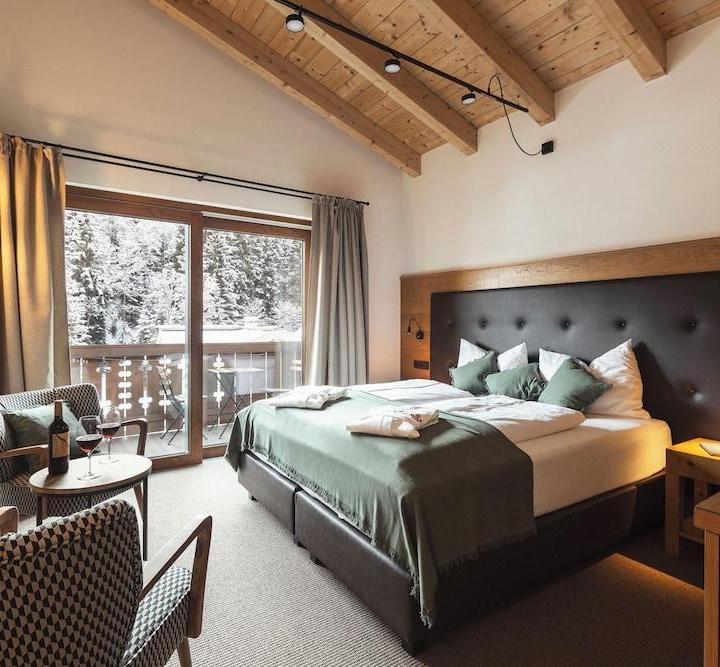 Mezzanine suite, balcony, mountain view (1 King Bed and 1 Queen Sofa Bed) – Das Glemm Hotel