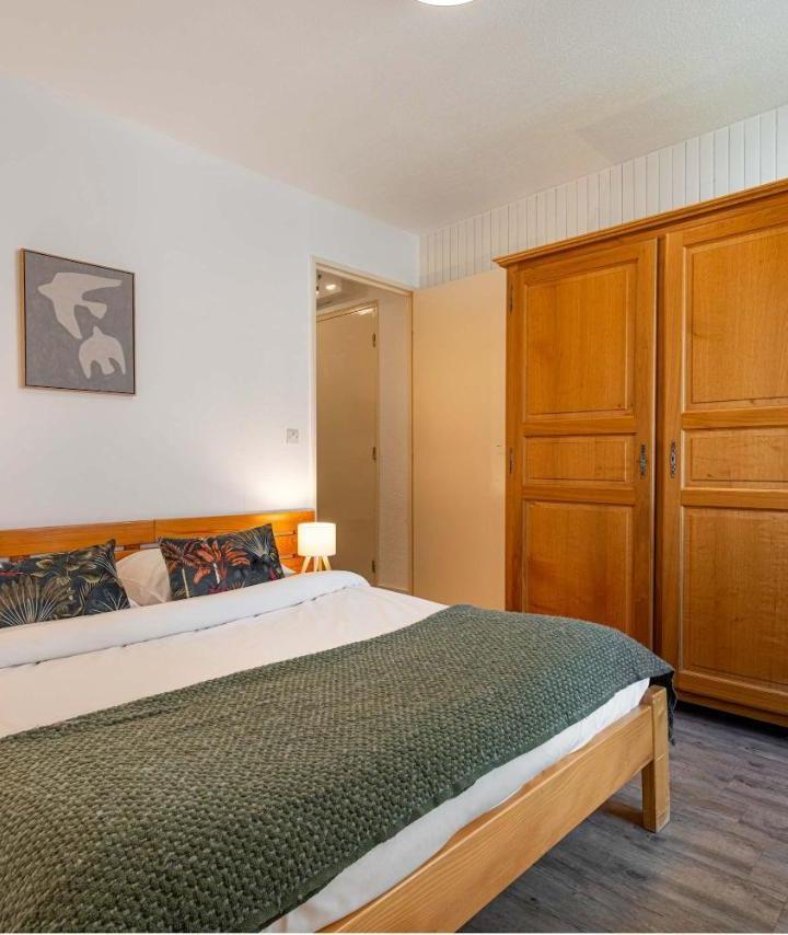Two-Bedroom Apartment with Balcony (1 double bed) - Free WiFi – Residence Hauts de Chaviere, Ski In-Out with Wifi in Val Thorens, "V3" by Versant Collection