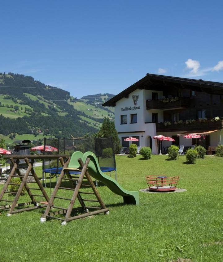 Two-Bedroom Apartment (1 extra-large double bed) - Free WiFi – Dreilanderhaus