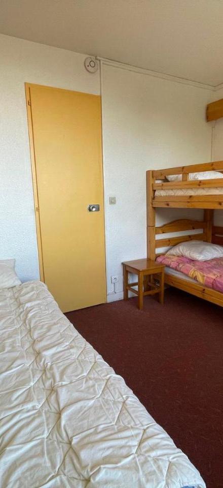 Studio (Bedroom#1: 1 single bed and 1 bunk bed) – Studio Economique 18 M² Avec Petit Balcon, Animaux Admis - Fr-1-452-236
