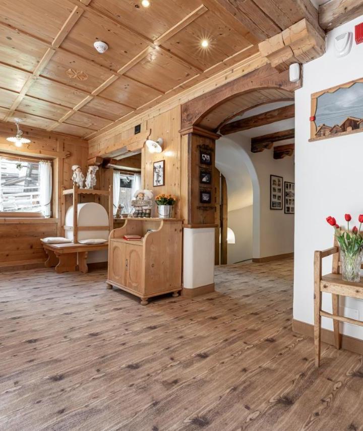 Economy Double or Twin Room with Mountain View (1 large bed) - Free WiFi – Hotel Villa Adria